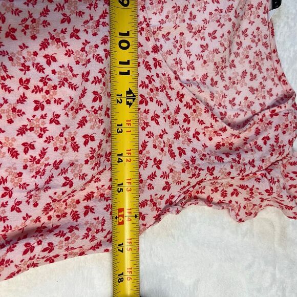 The Nine by Hatch Pink Floral Maternity Shirt Medium Short Sleeve - Picture 5 of 6